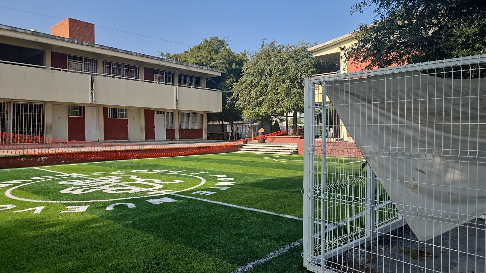CONSTRUCCIÓN DE CANCHA DE PASTO ´SINTÉTICO , EN PRIMARIA FRAY SERVANDO TERESA DE MIER, COL. SAN PEDRO VILLAS DE LA ALIANZA