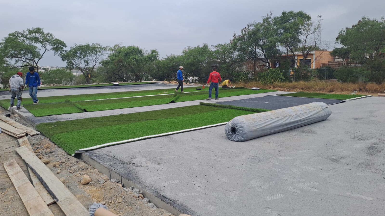 CONSTRUCCIÓN DE CANCHA DE PASTO ´SINTÉTICO , EN PRIMARIA CUAUHTÉMOC , COL. SAN BERNABÉ — imagen 3