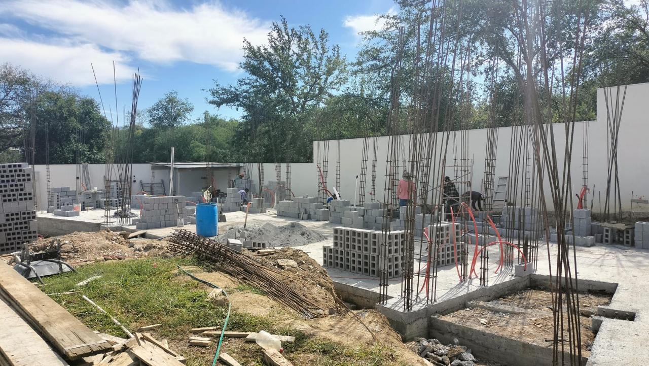 CONSTRUCCIÓN DE CASA DE CAMPO EN EL BARRIAL , SANTIAGO, N.L
